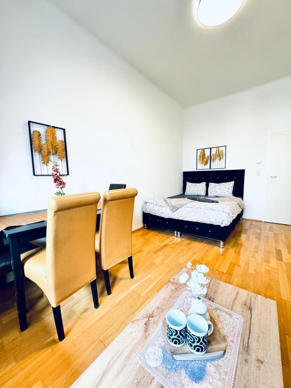 Lovely 2br For 5people, Only 17 Minute Walk To Schoenbrunn Wien